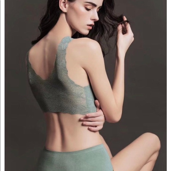 Kissy’s Silky Lace Bra Set Spring Sage Garden - Picture 4 of 7